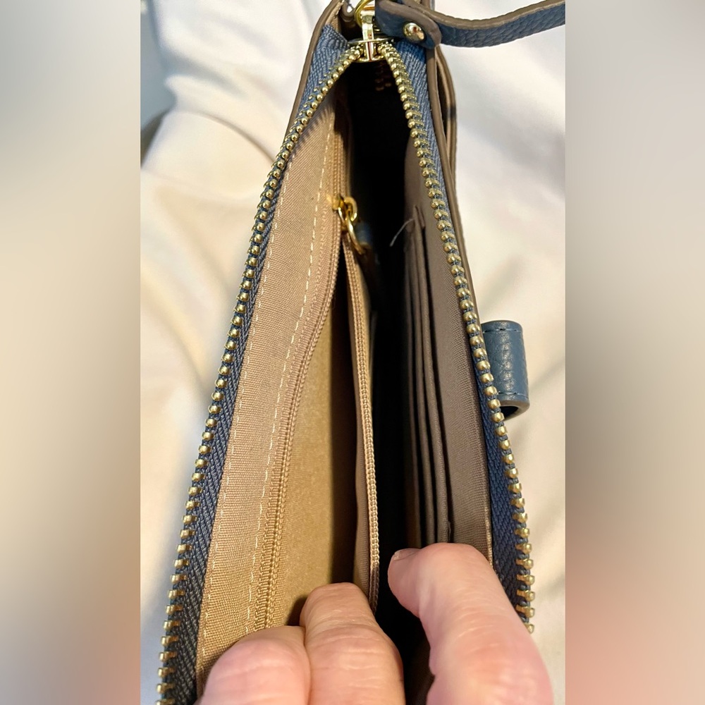 *EUC* NANETTE LEPORE Clutch Wallet/Storage -Vegan Leather-Blue-*NO WRIST STRAP* - Picture 9 of 10